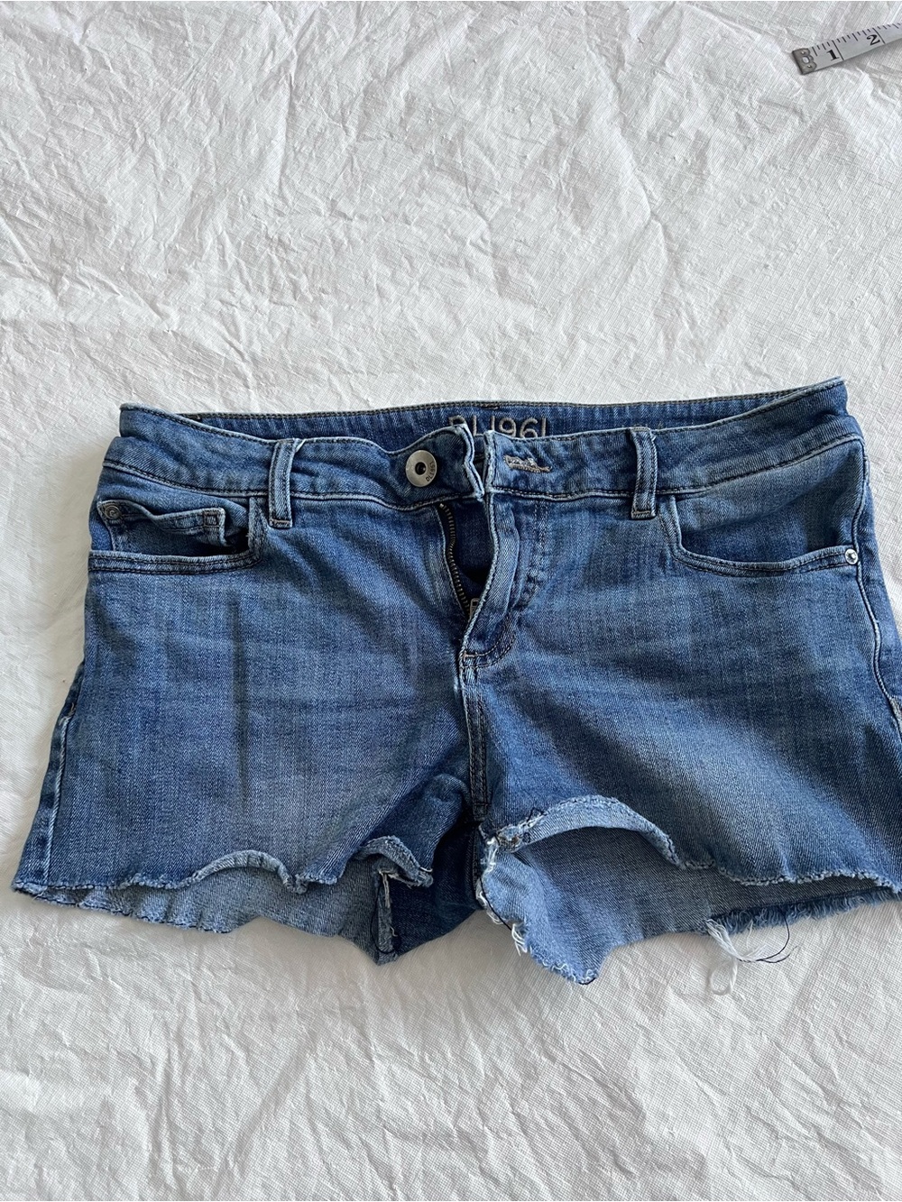 DL1961 Lola Cut Off Denim Shorts Blue Raw 2.5" Inseam Hem Casual Womens Size 26